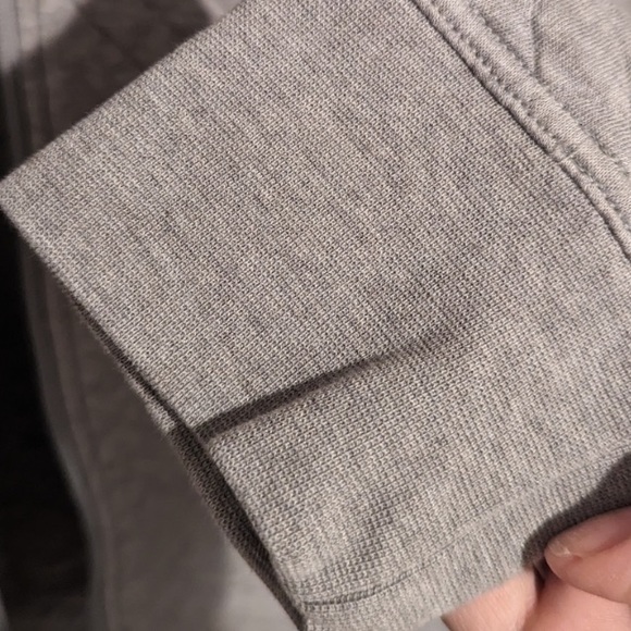 SOLD - Like New Patagonia organic cotton Quilted Hoodie - Picture 6 of 6